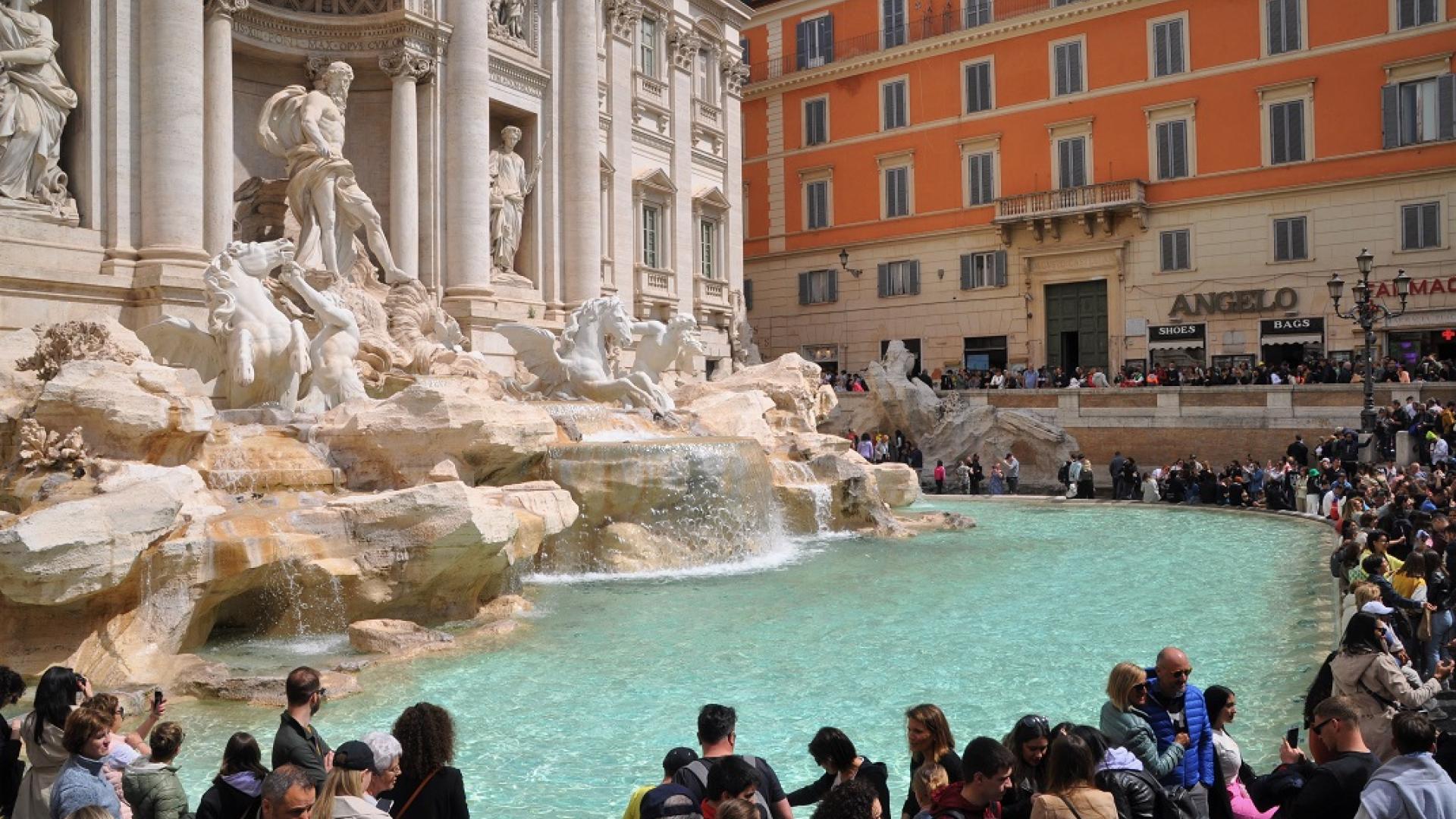 БОЛОНЬЯ – РИМИНИ – РИМ + ВАТИКАН – ОЗЕРО ГАРДА